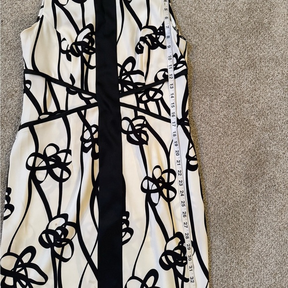 London Times Monochrome Abstract Dress - Picture 5 of 7